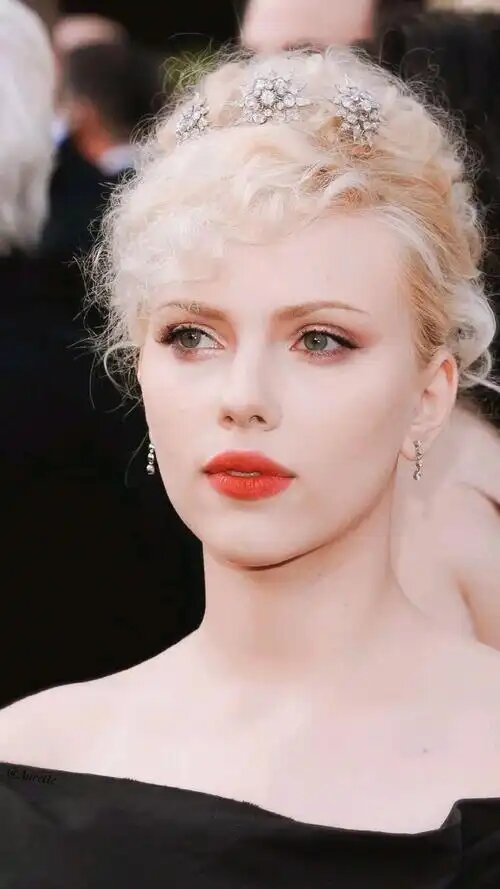 斯嘉丽·约翰逊17部