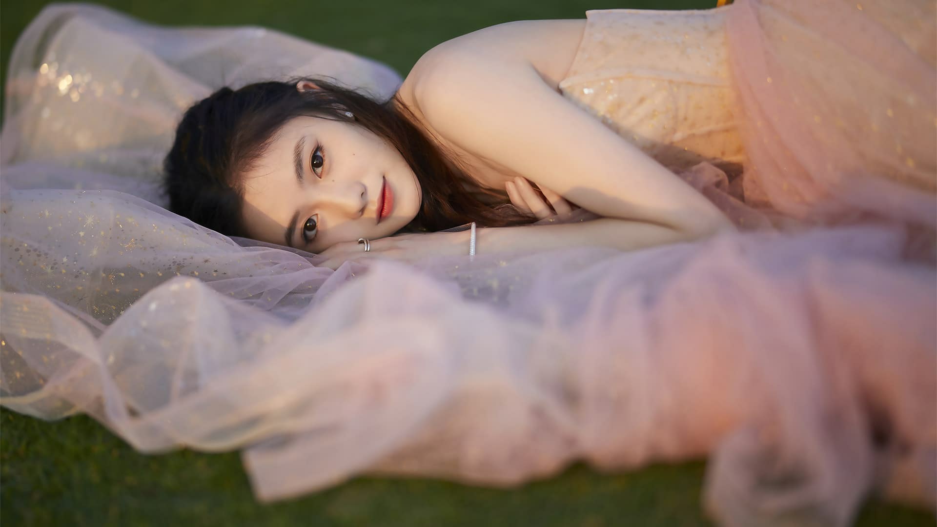 4K美女壁纸图片1080P(先转存再下载以免资源丢失）