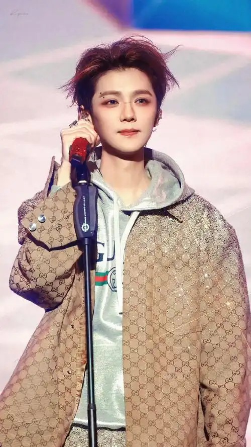 鹿晗演唱会 2023 武汉(先转存再下载以免资源丢失）