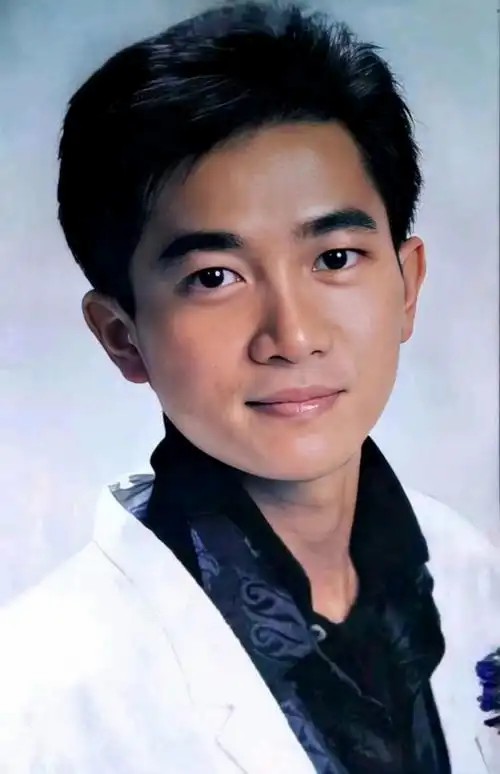 陈百强 - 《2013.True.Legend.6CD[华纳]》【音频】【整轨】【压缩包】(先转存再下载以免资源丢失）